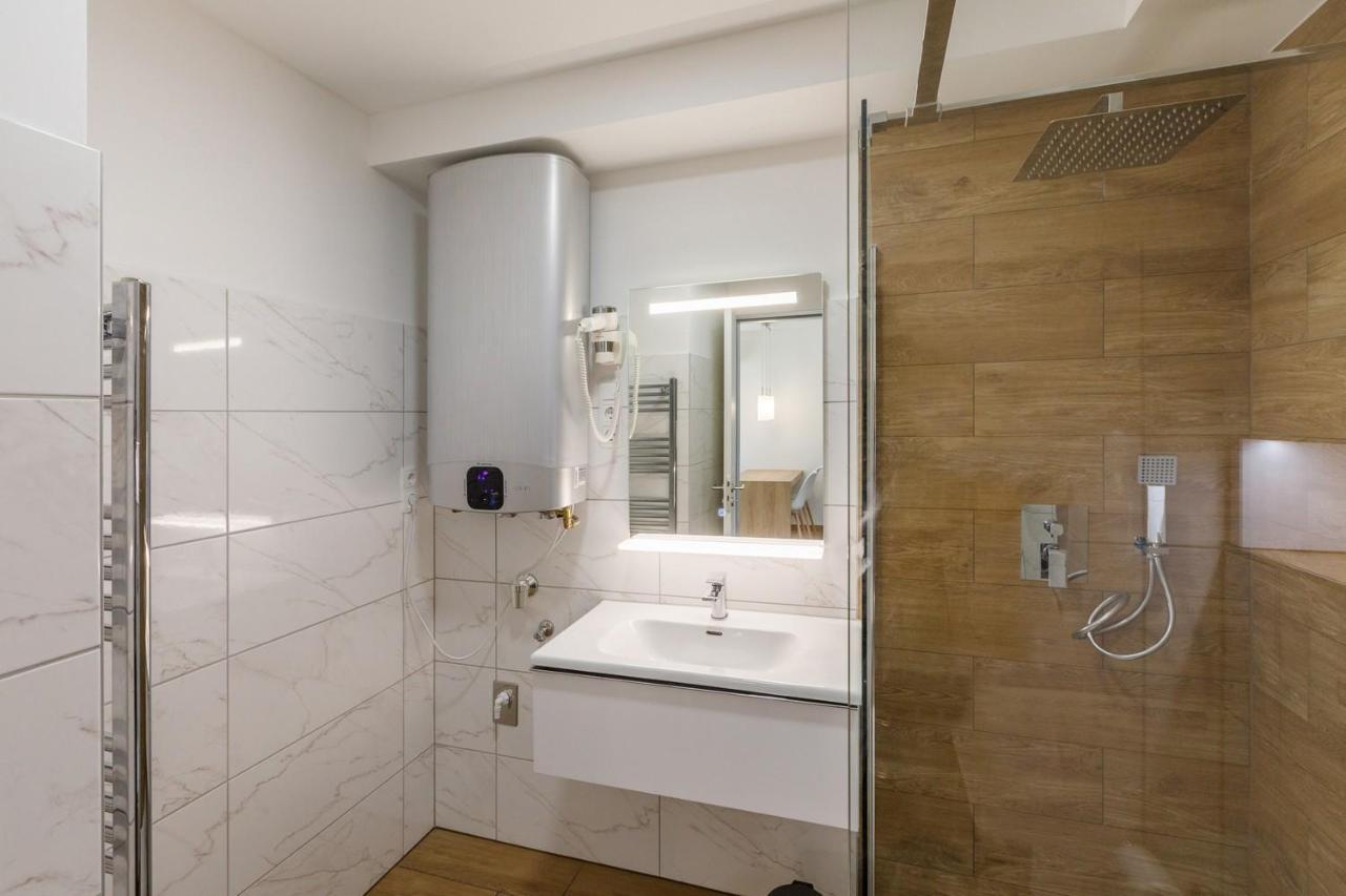 La Bella Centrum Apartmanok Kek Zoeld Hévíz Exterior foto