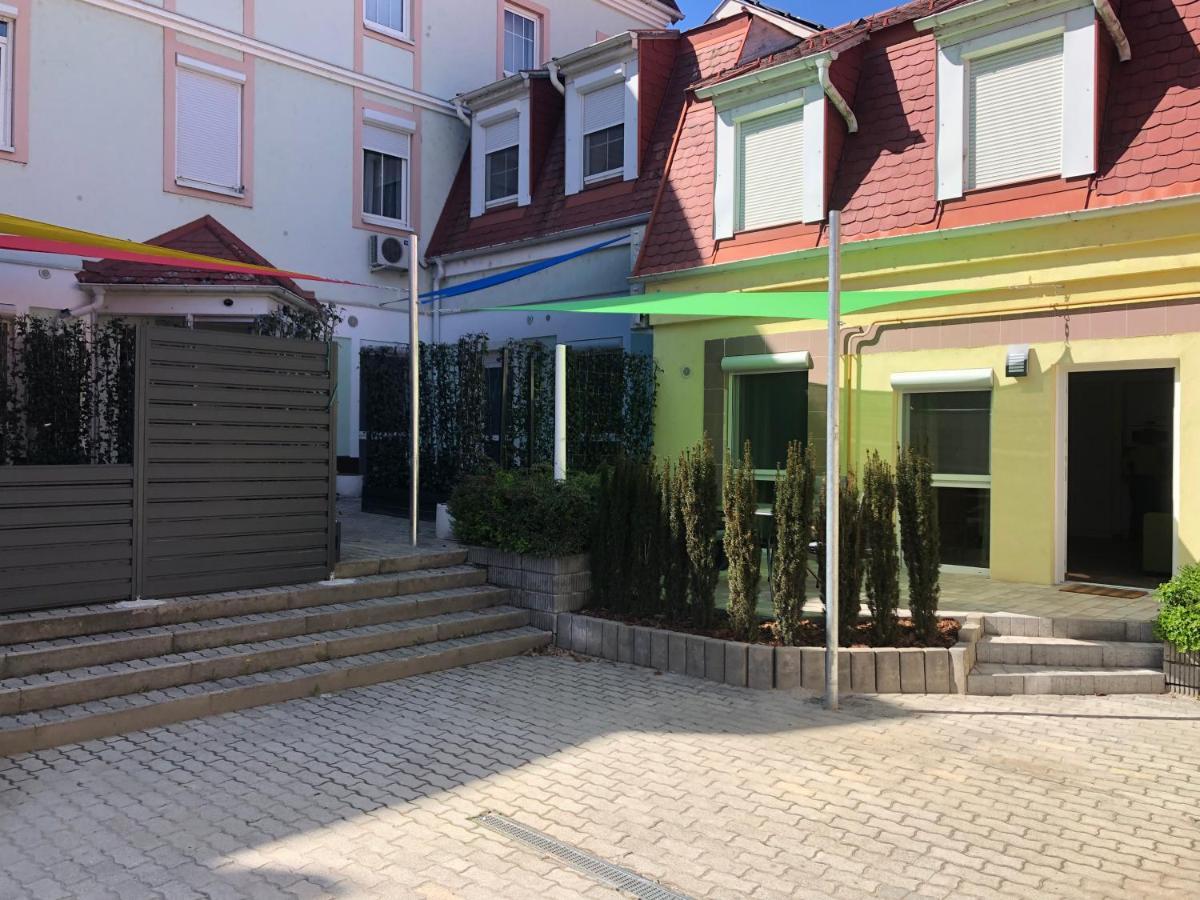 La Bella Centrum Apartmanok Kek Zoeld Hévíz Exterior foto