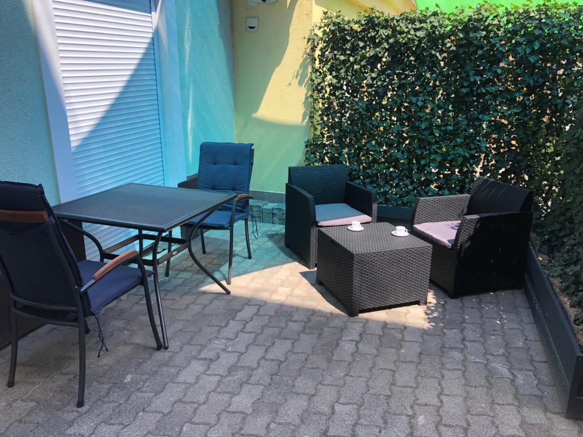 La Bella Centrum Apartmanok Kek Zoeld Hévíz Exterior foto