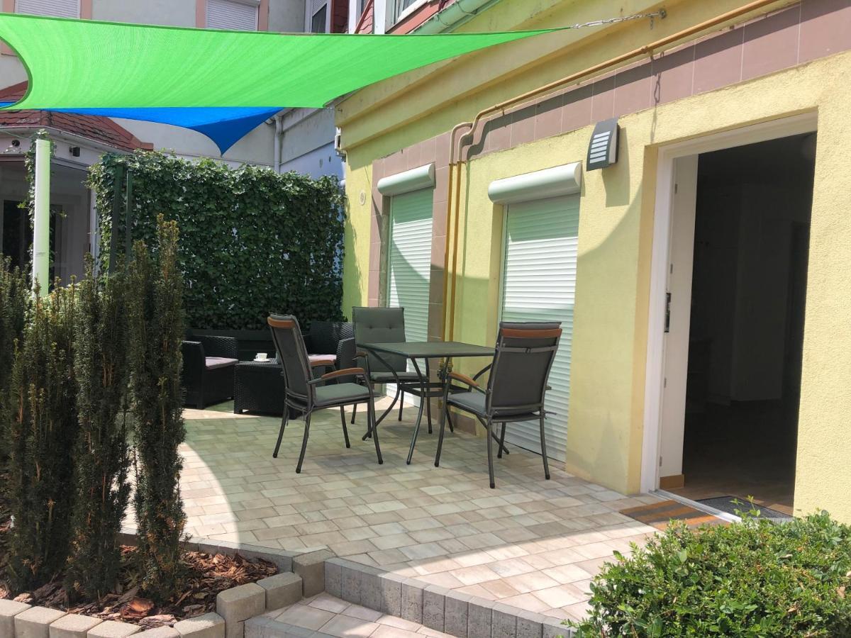 La Bella Centrum Apartmanok Kek Zoeld Hévíz Exterior foto
